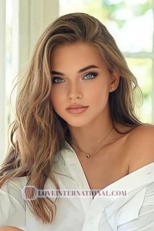 209169 - Diana Age: 24 - Ukraine