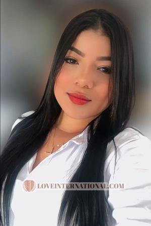 214604 - Laura Age: 30 - Colombia