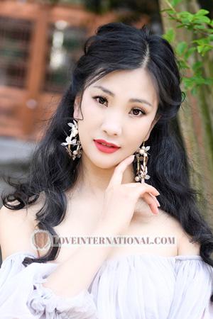 215148 - Sibyl Age: 45 - China