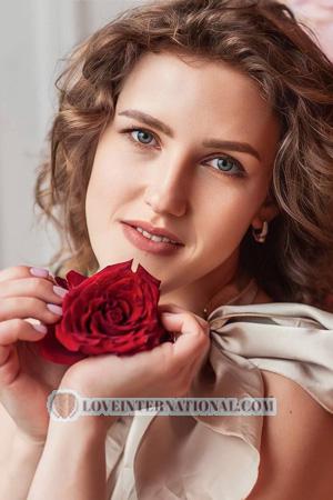 215531 - Olesia Age: 32 - Ukraine