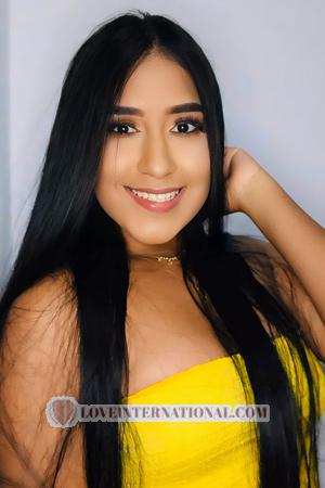 218946 - Laura Age: 25 - Colombia