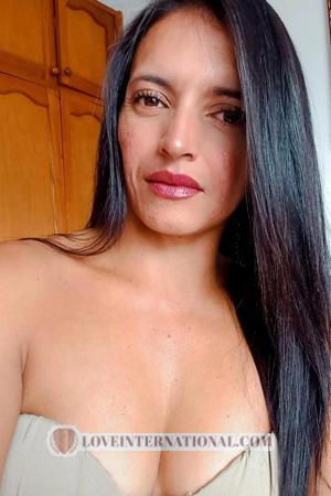 225433 - Bibiana Age: 39 - Colombia