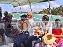 cartagena-women-boat-1104-15